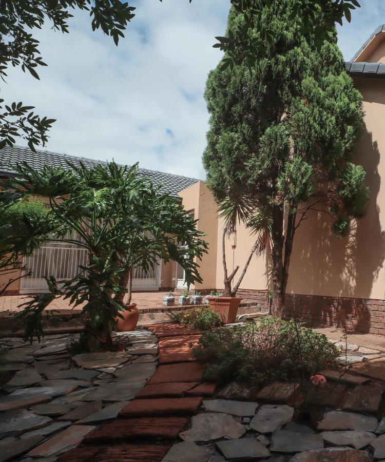 Menlyn Maine: The Exquisite Lunette Pretoria-Noord Exteriör bild