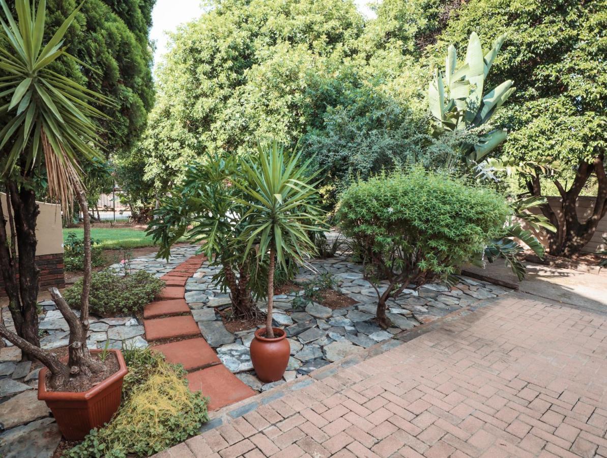 Menlyn Maine: The Exquisite Lunette Pretoria-Noord Exteriör bild